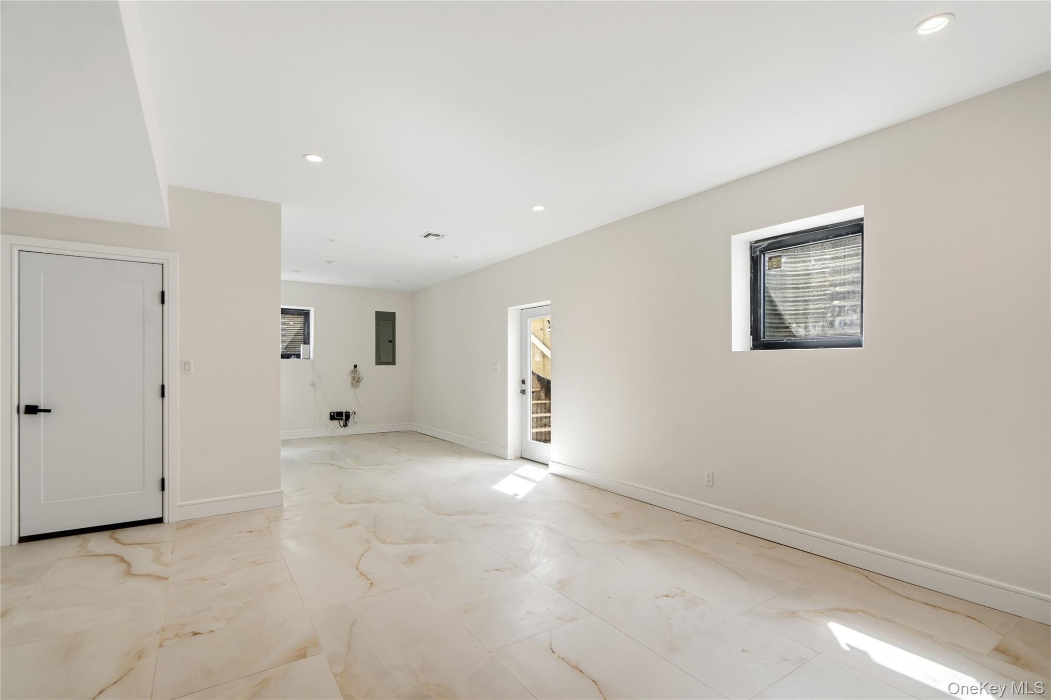 30 Hedge Lane Property Photo 39
