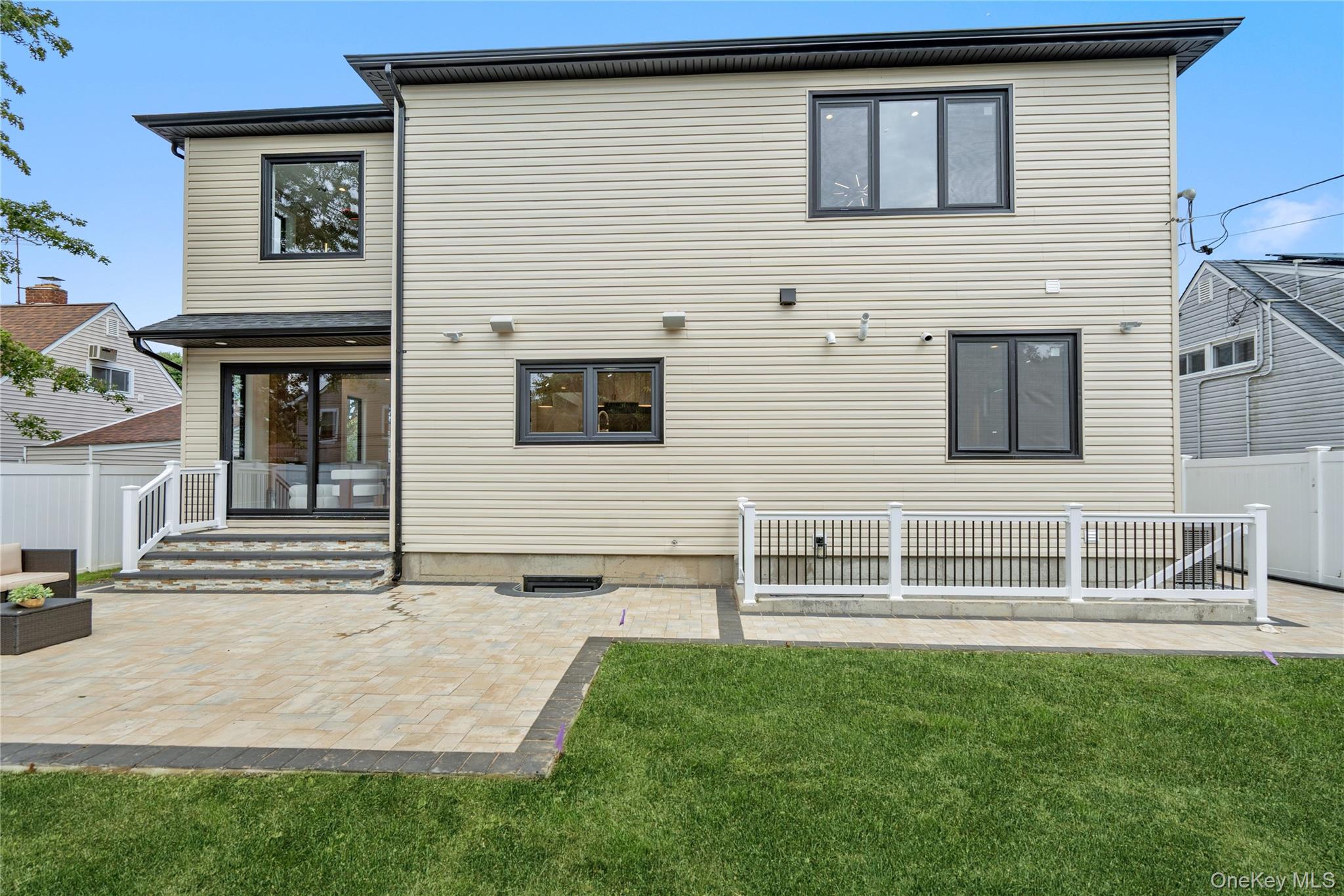 30 Hedge Lane Property Photo 46
