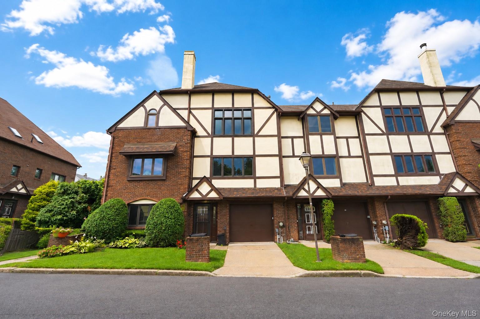16 Fox Hunt Court Property Photo 1