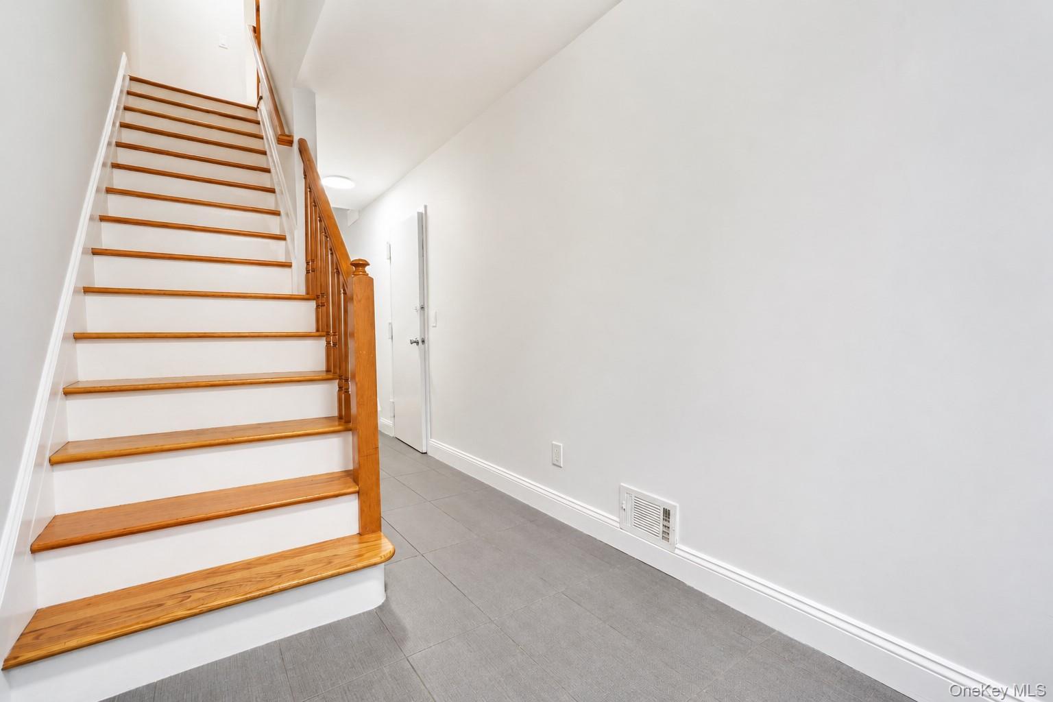 16 Fox Hunt Court Property Photo 6