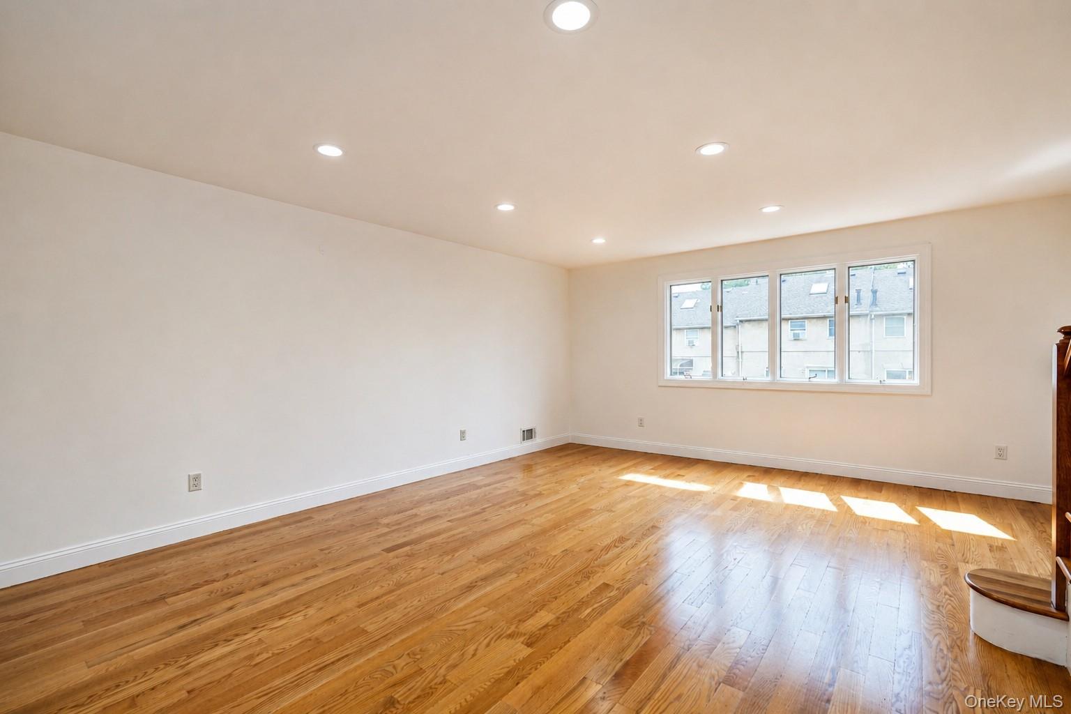 16 Fox Hunt Court Property Photo 7