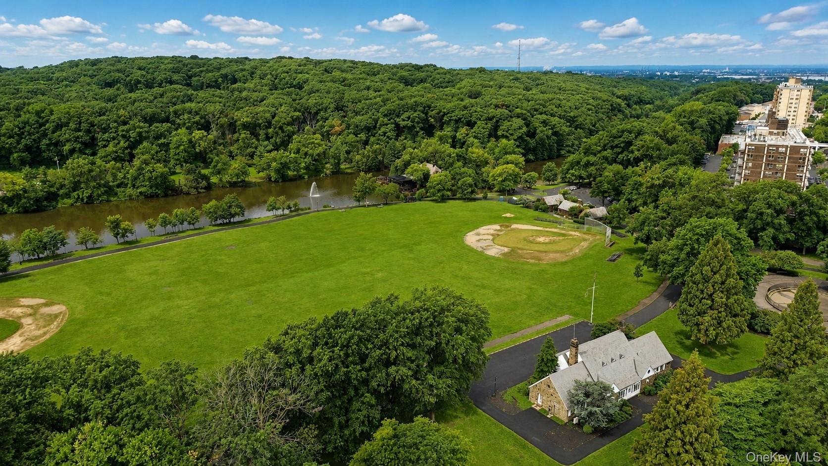 16 Fox Hunt Court Property Photo 44
