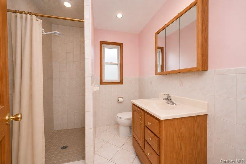 40-04 205th Street Property Photo 16