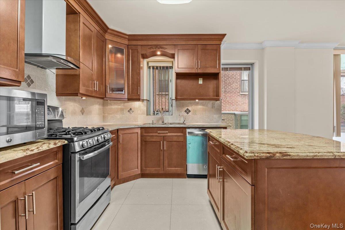 3511 Cambridge 3f Property Photo 2