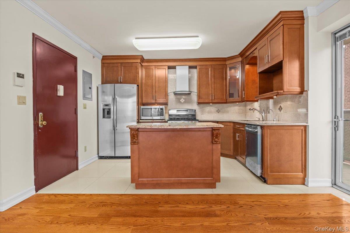 3511 Cambridge 3f Property Photo 3