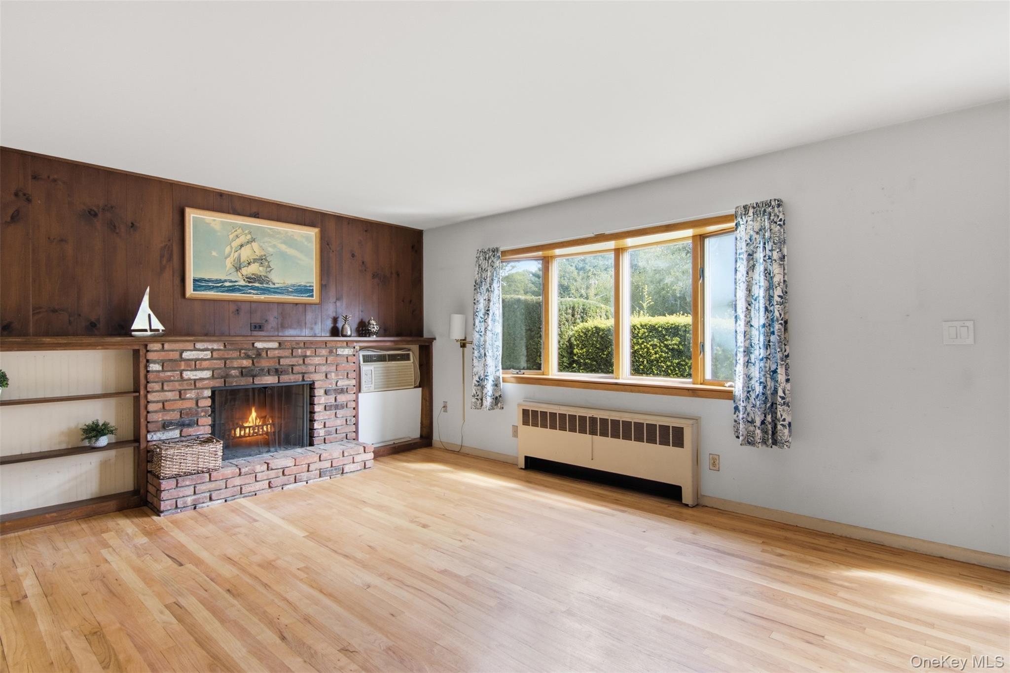 27 E 17th Street Property Photo 3