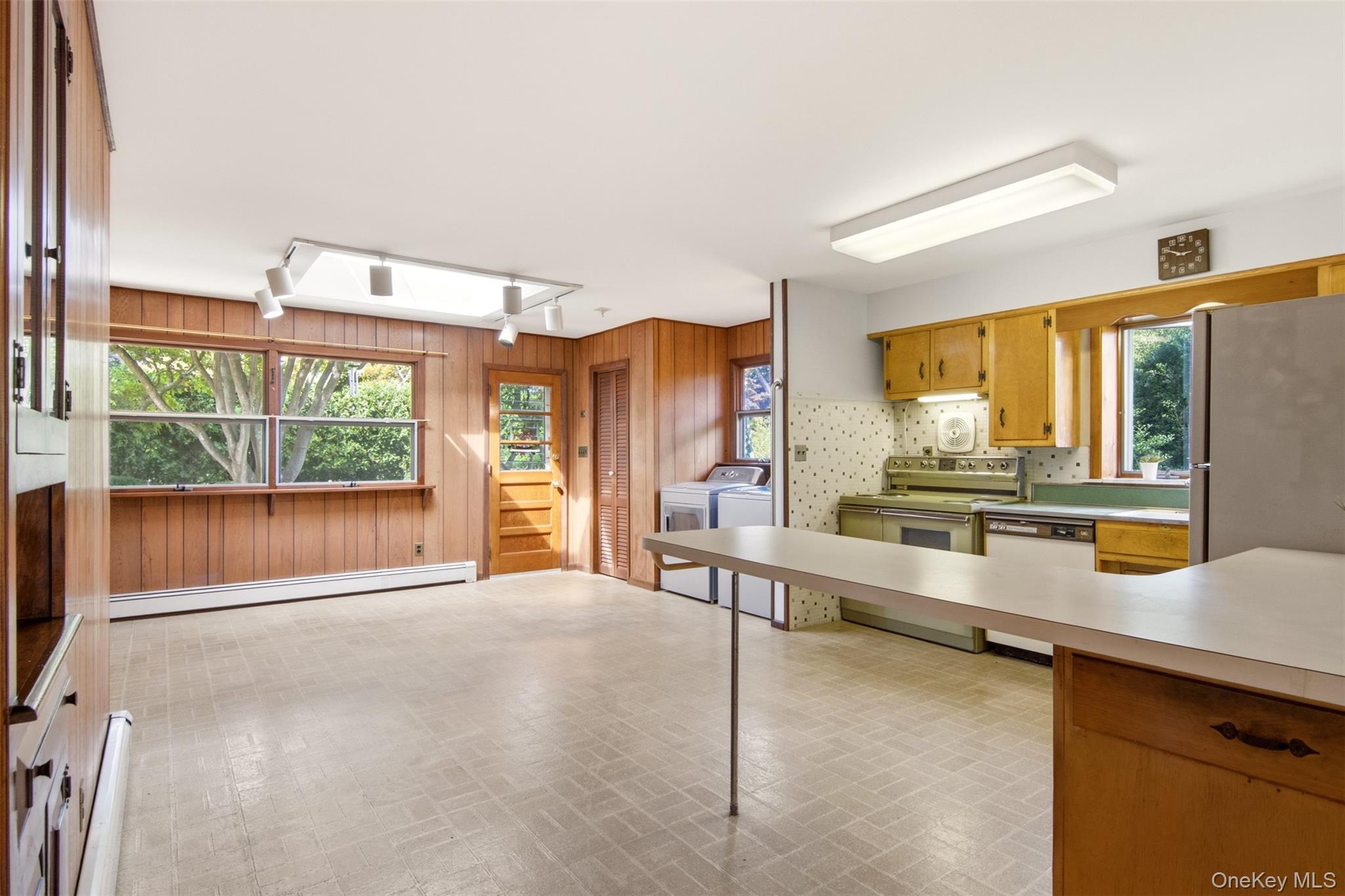 27 E 17th Street Property Photo 6