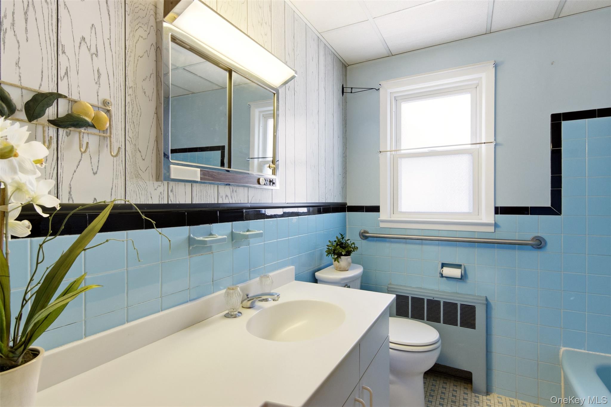 27 E 17th Street Property Photo 13
