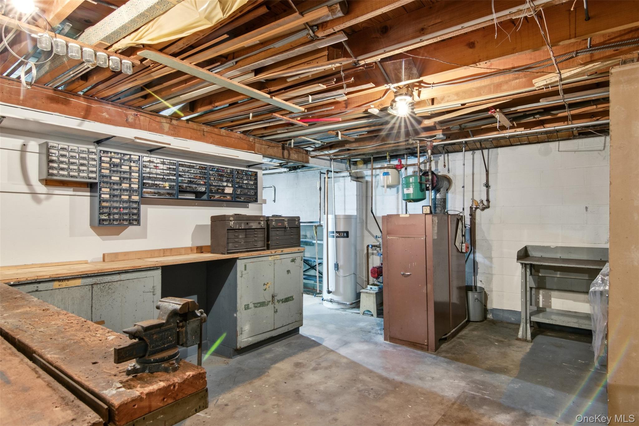 27 E 17th Street Property Photo 18