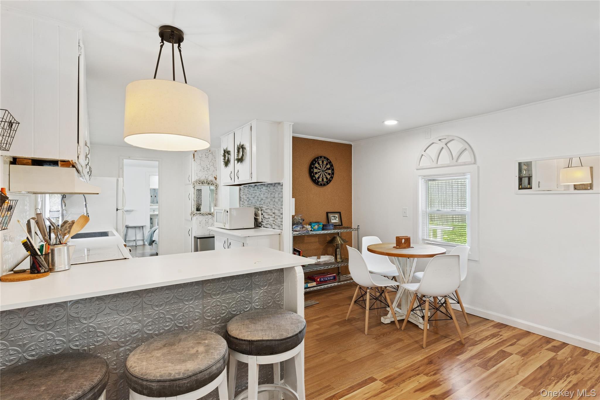 8 North Railroad Avenue Property Photo 1