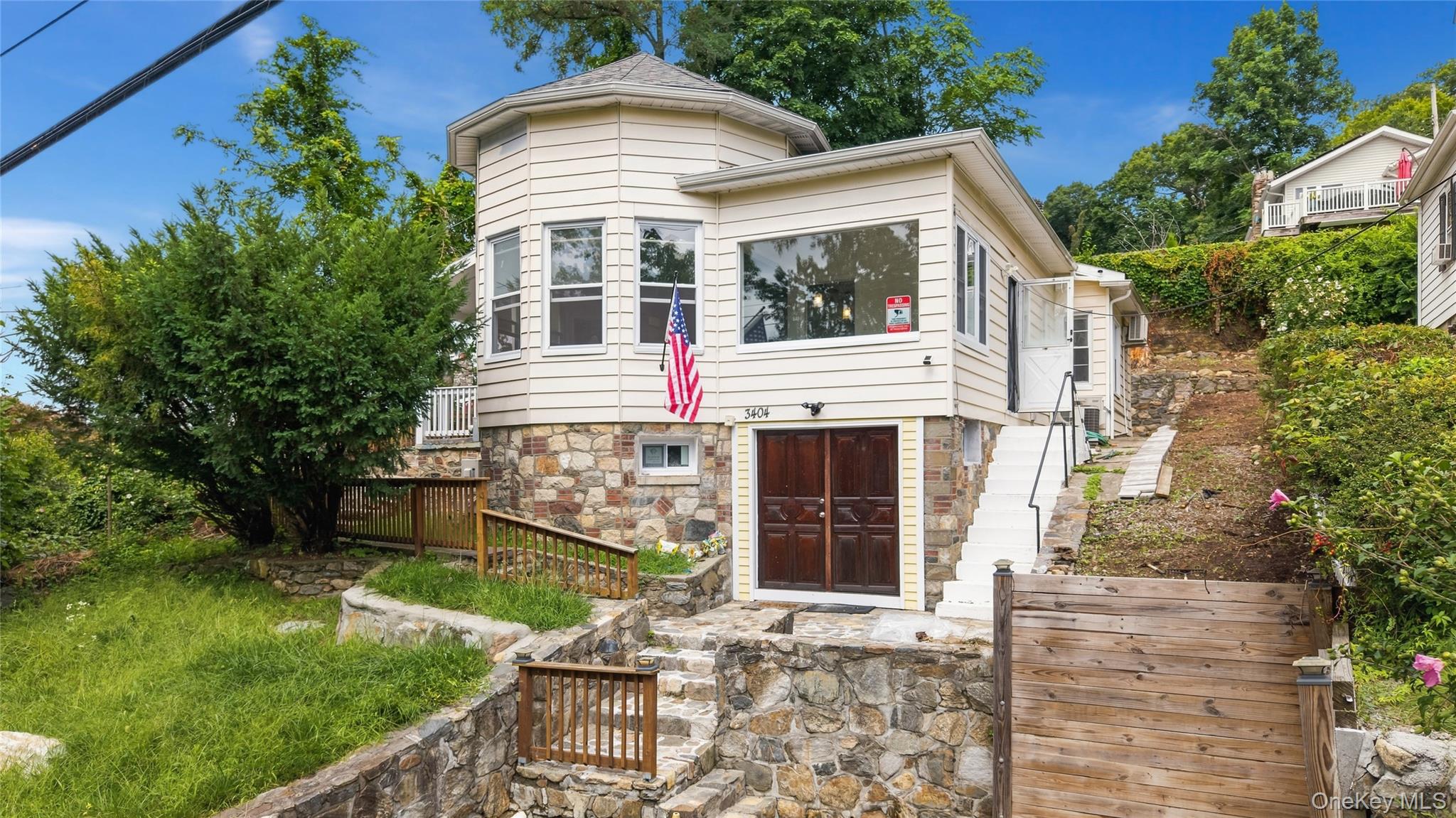 3404 Mohegan Avenue Property Photo 2