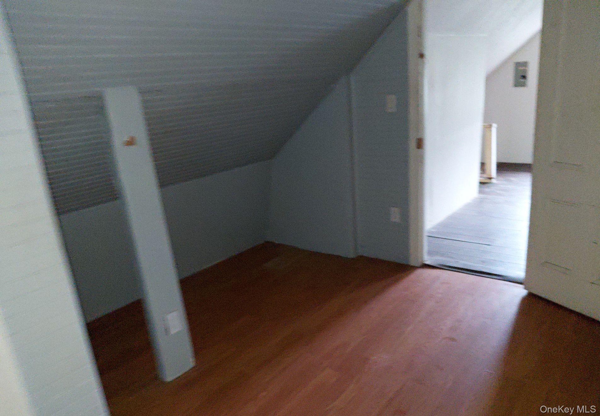 424 Willett Avenue Property Photo 5