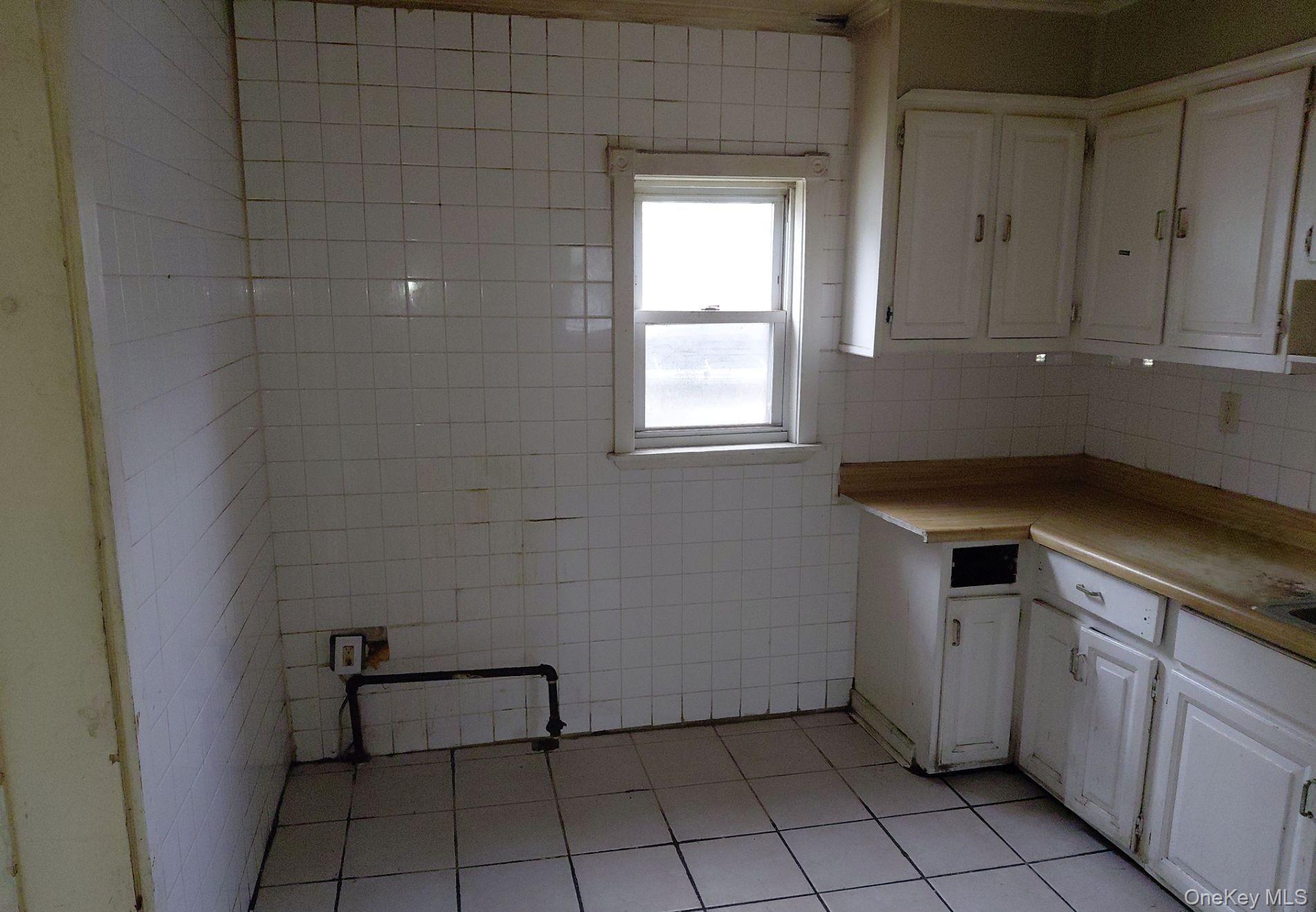 424 Willett Avenue Property Photo 8