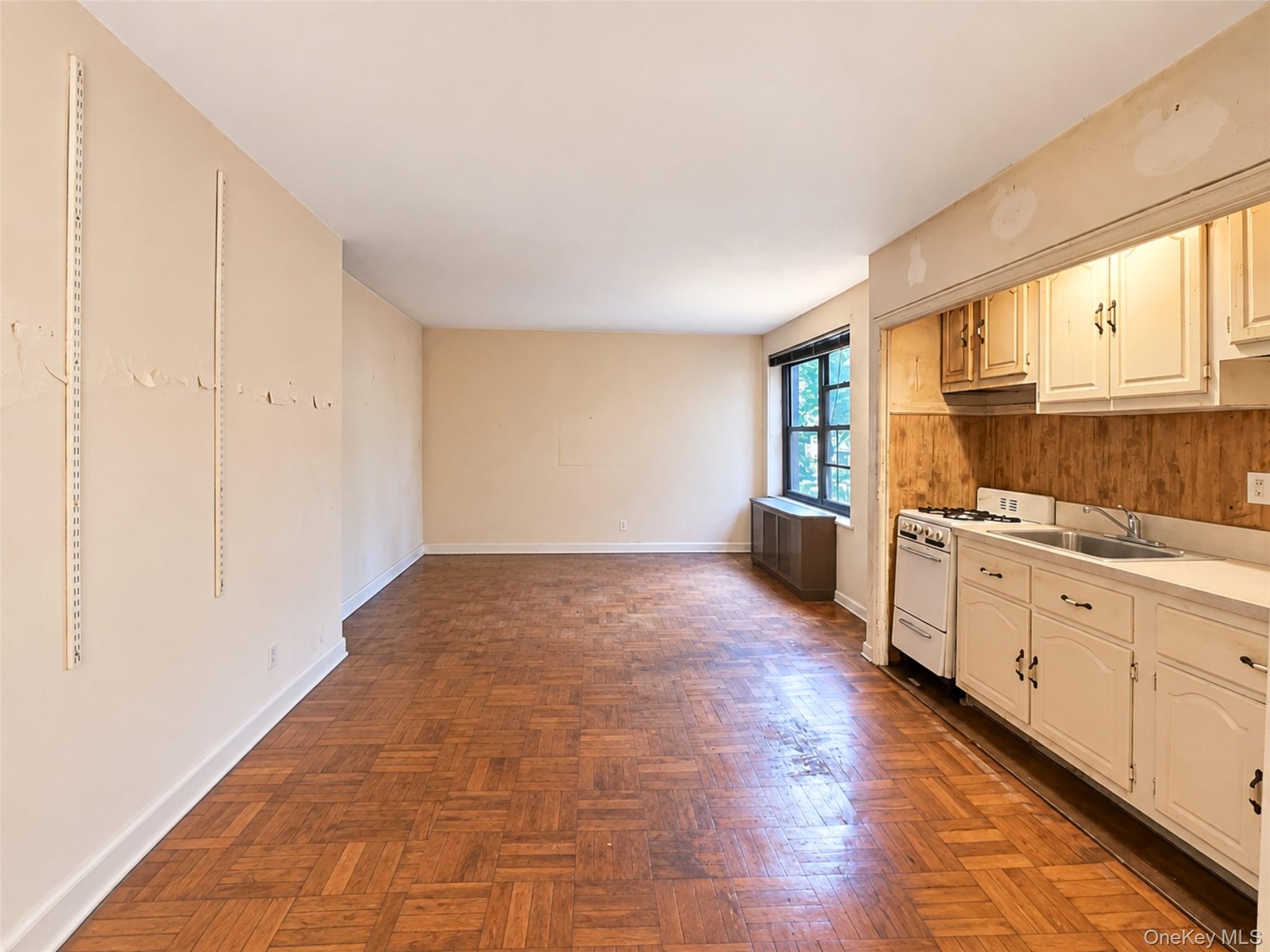 71 Grace Avenue 1l Property Photo 3