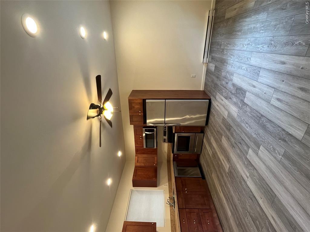 73 Webster Ave A Property Photo 3