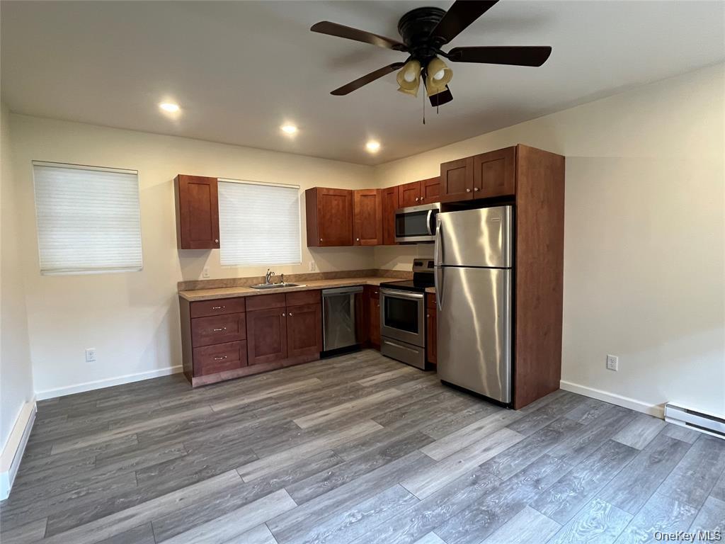 73 Webster Ave A Property Photo 4