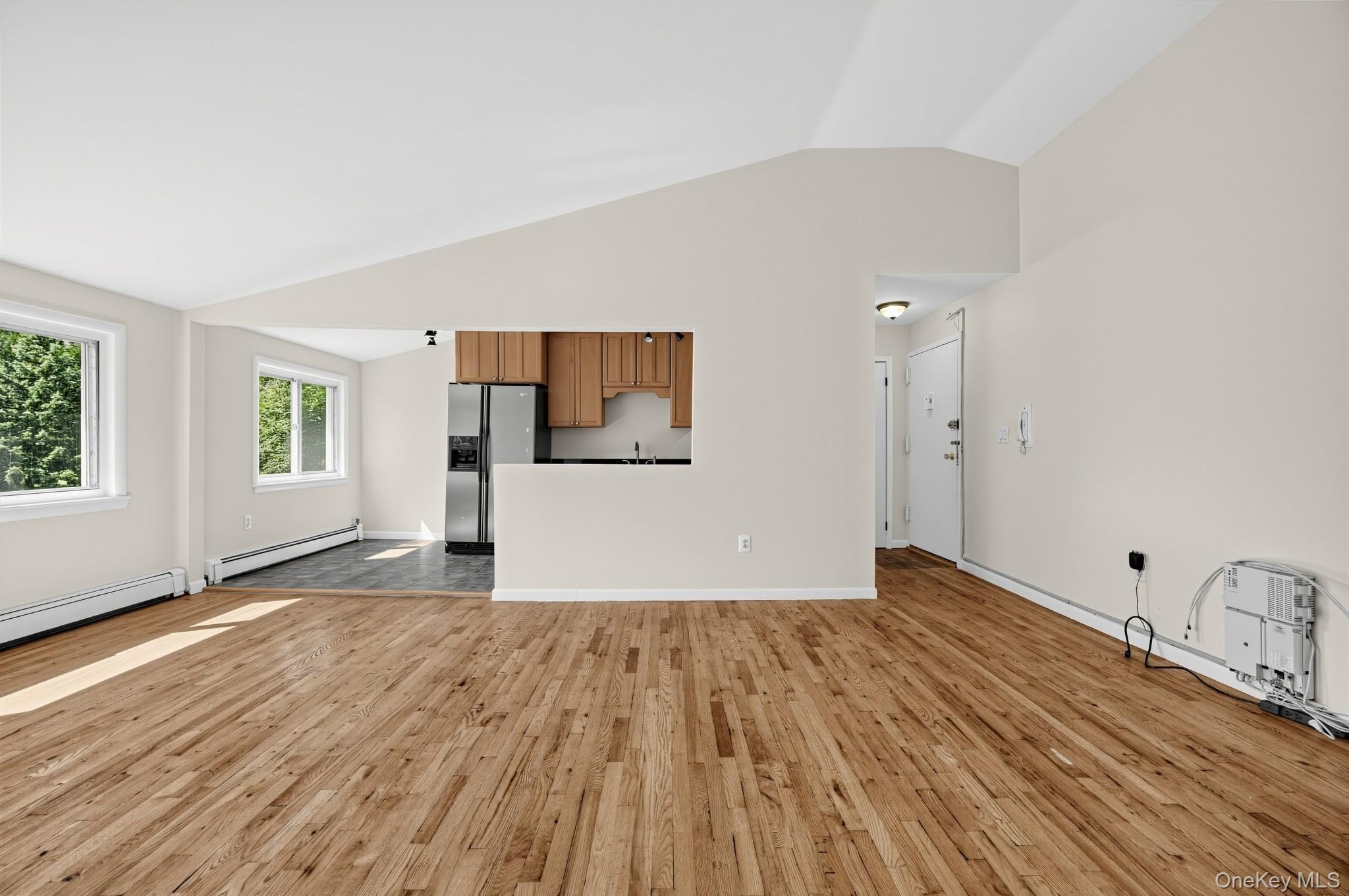 828 Pelhamdale Avenue 4l Property Photo 3