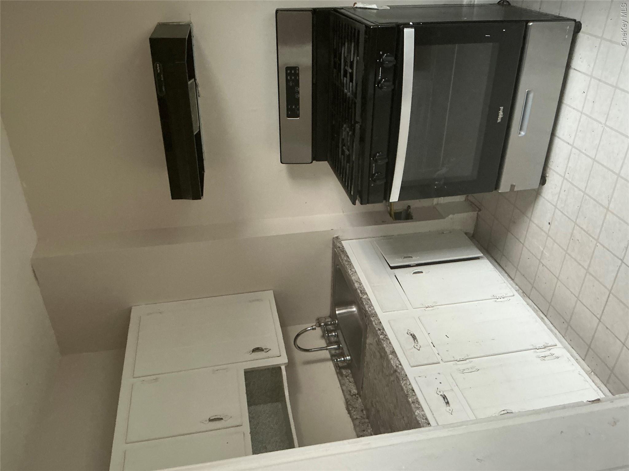 40 Carpenter Avenue 2 Property Photo 2