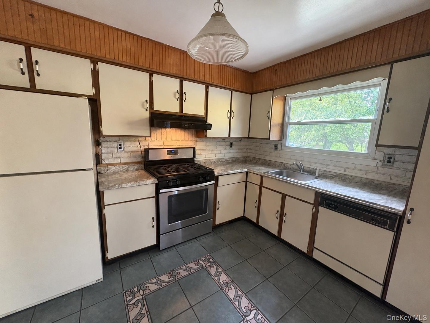 57 Wedgewood Drive Property Photo 4