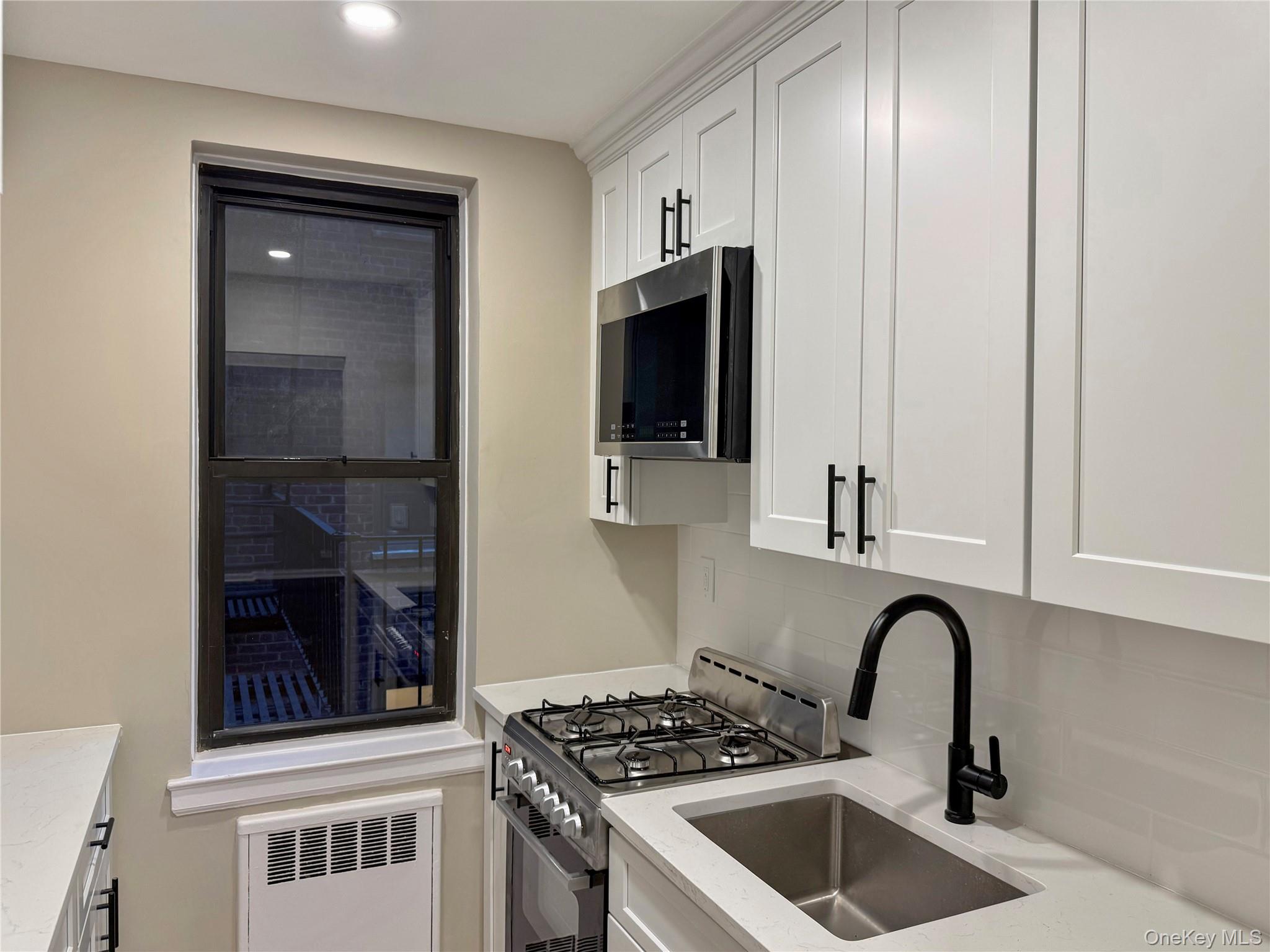 44-58 E 8th Street 3n Property Photo 3