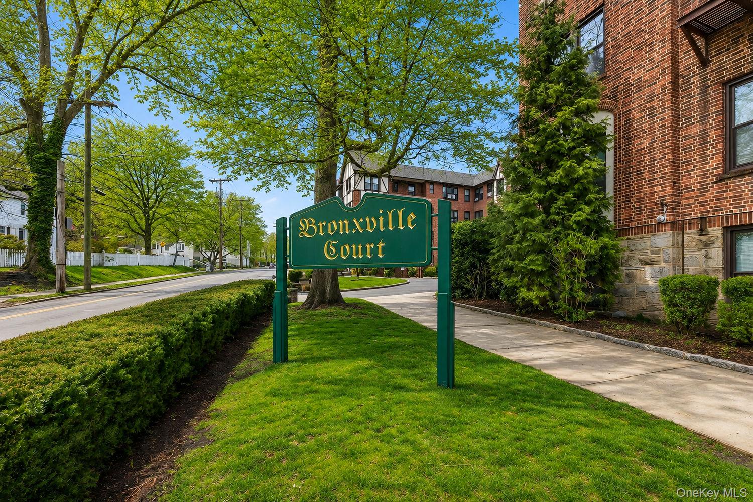 246 Bronxville Road I2 Property Photo 1