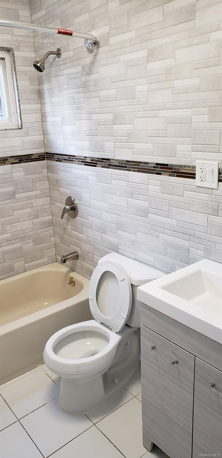 10914 142nd Street Property Photo 6