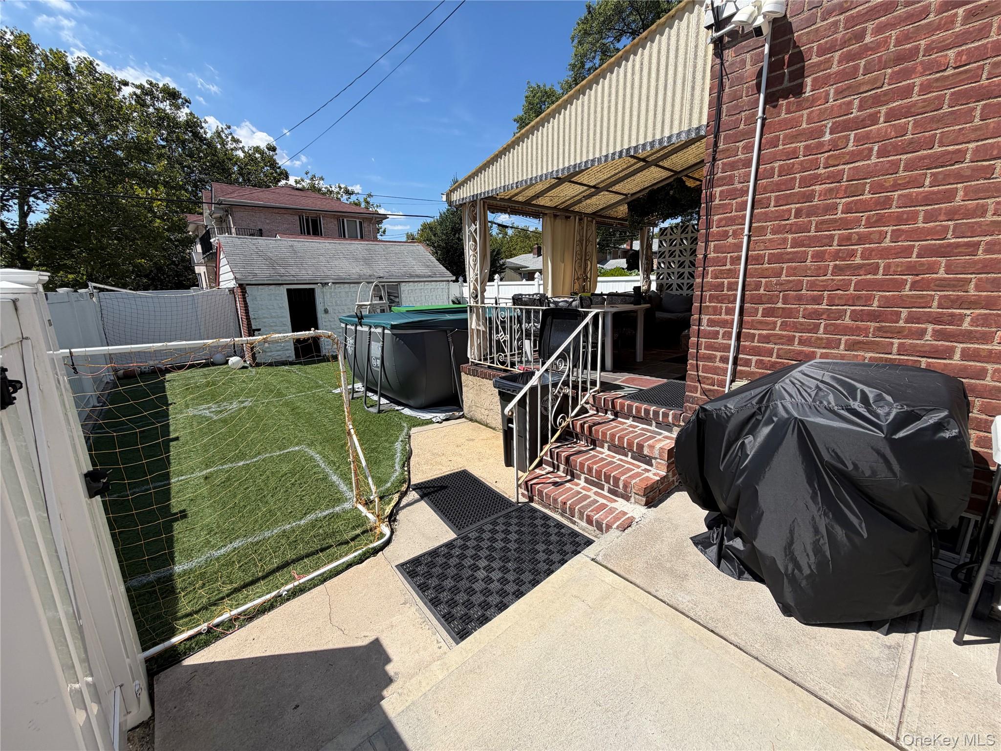 5052 Francis Lewis Blvd Property Photo 10
