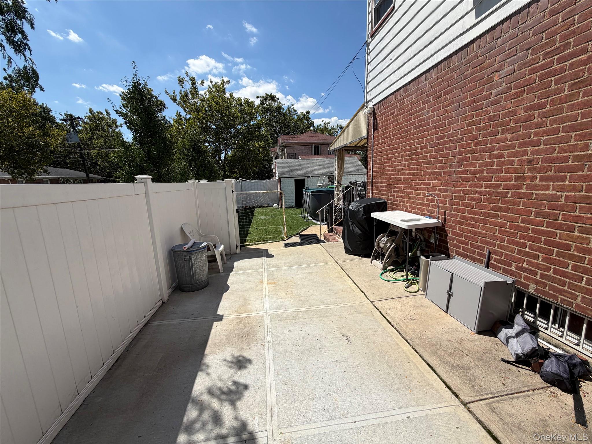 5052 Francis Lewis Blvd Property Photo 27