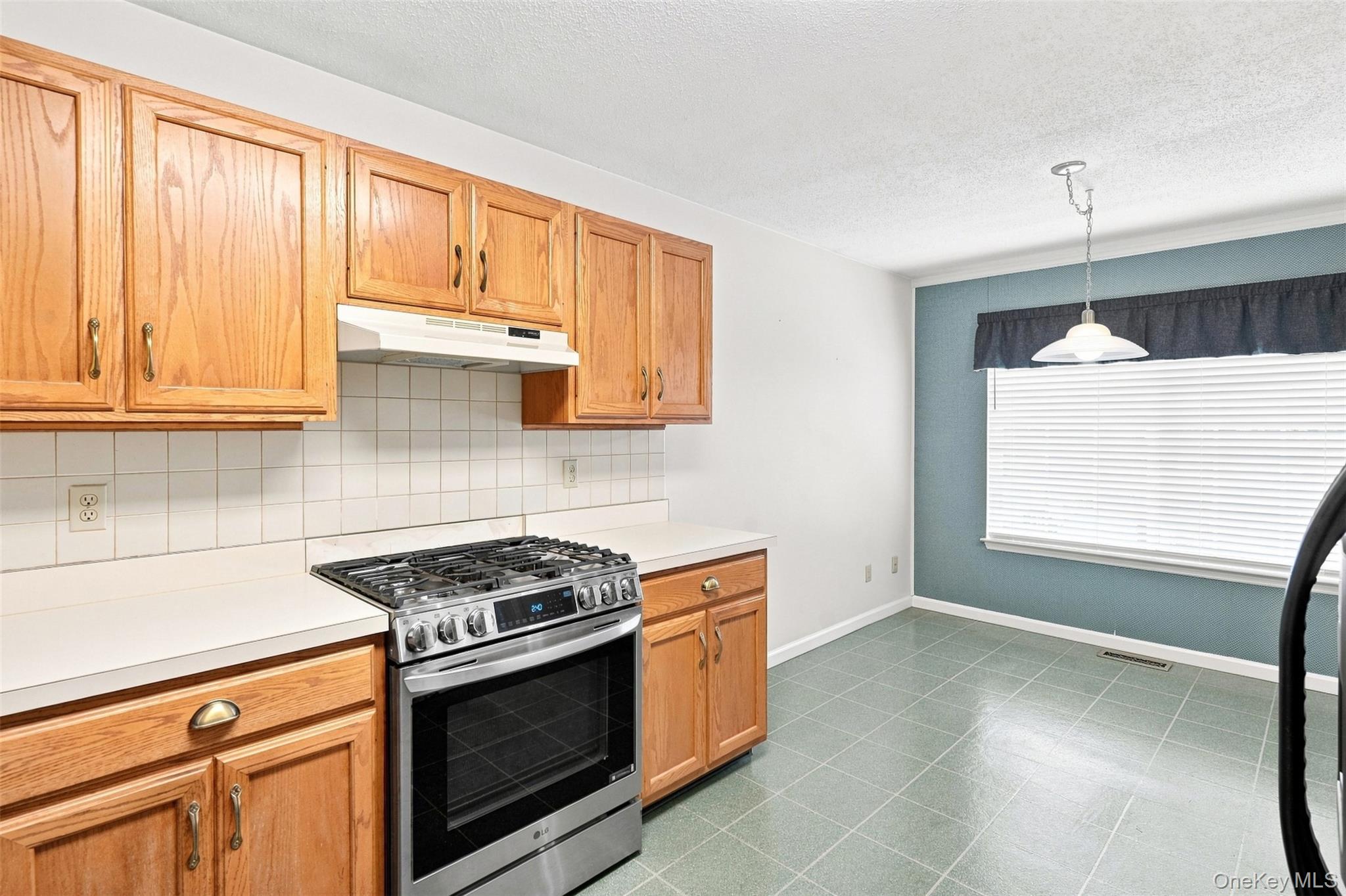 103 Kensington Court Property Photo 6