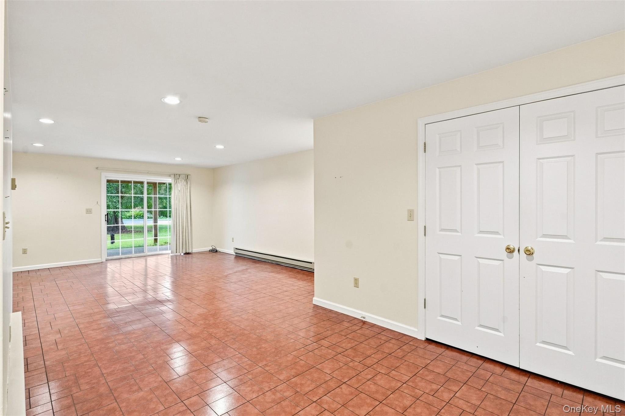 103 Kensington Court Property Photo 27