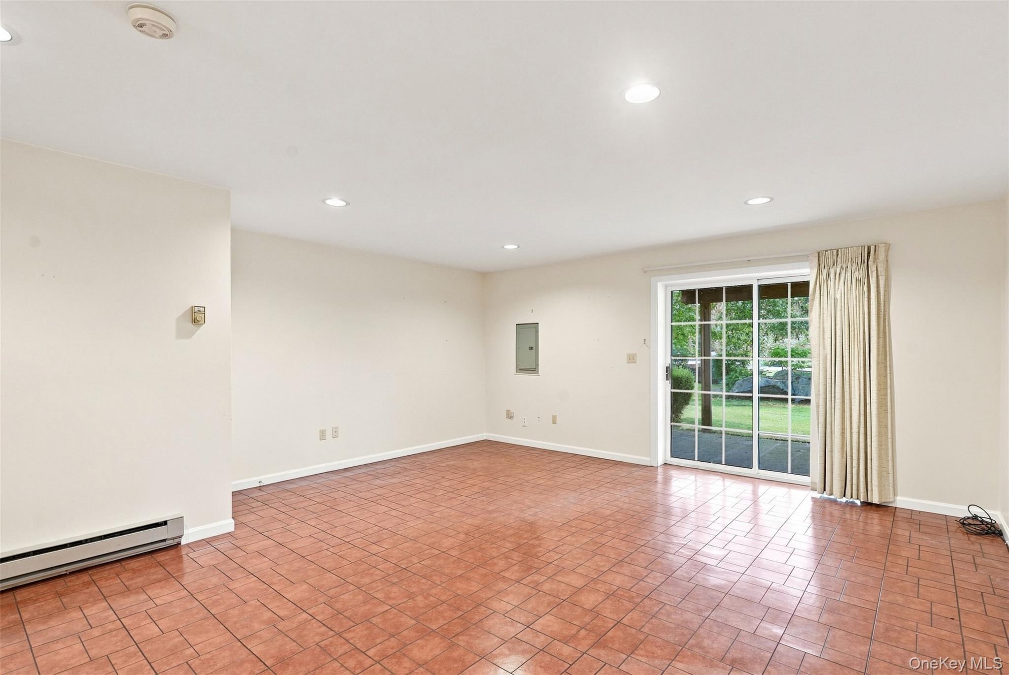 103 Kensington Court Property Photo 28