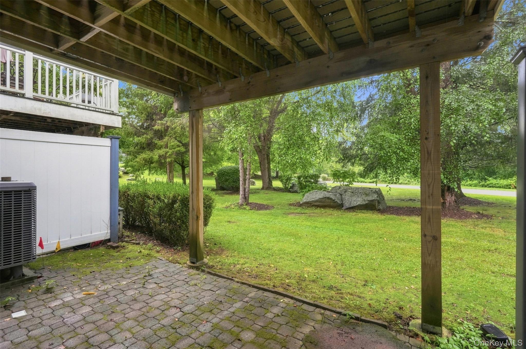 103 Kensington Court Property Photo 34