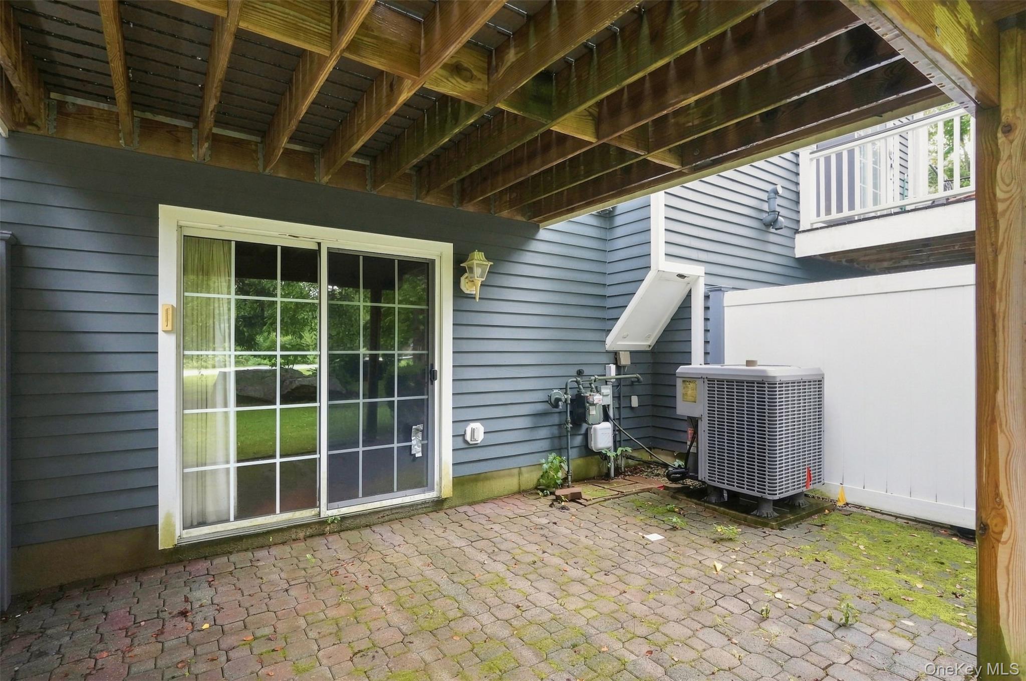 103 Kensington Court Property Photo 35