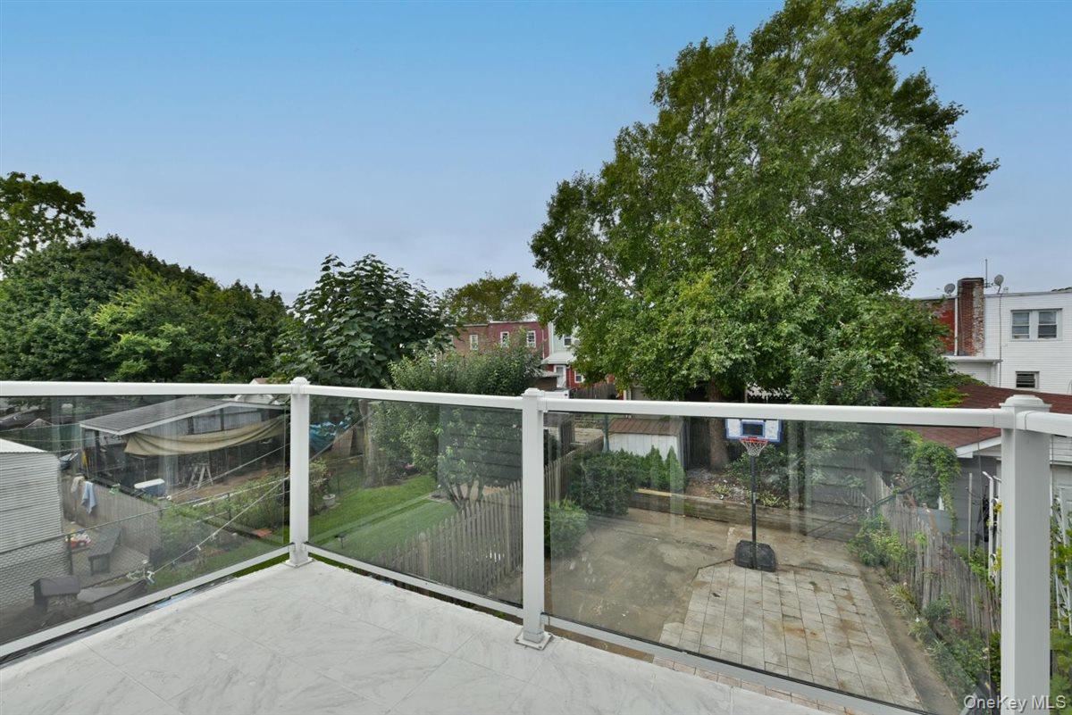 119-26 Inwood Street Property Photo 15