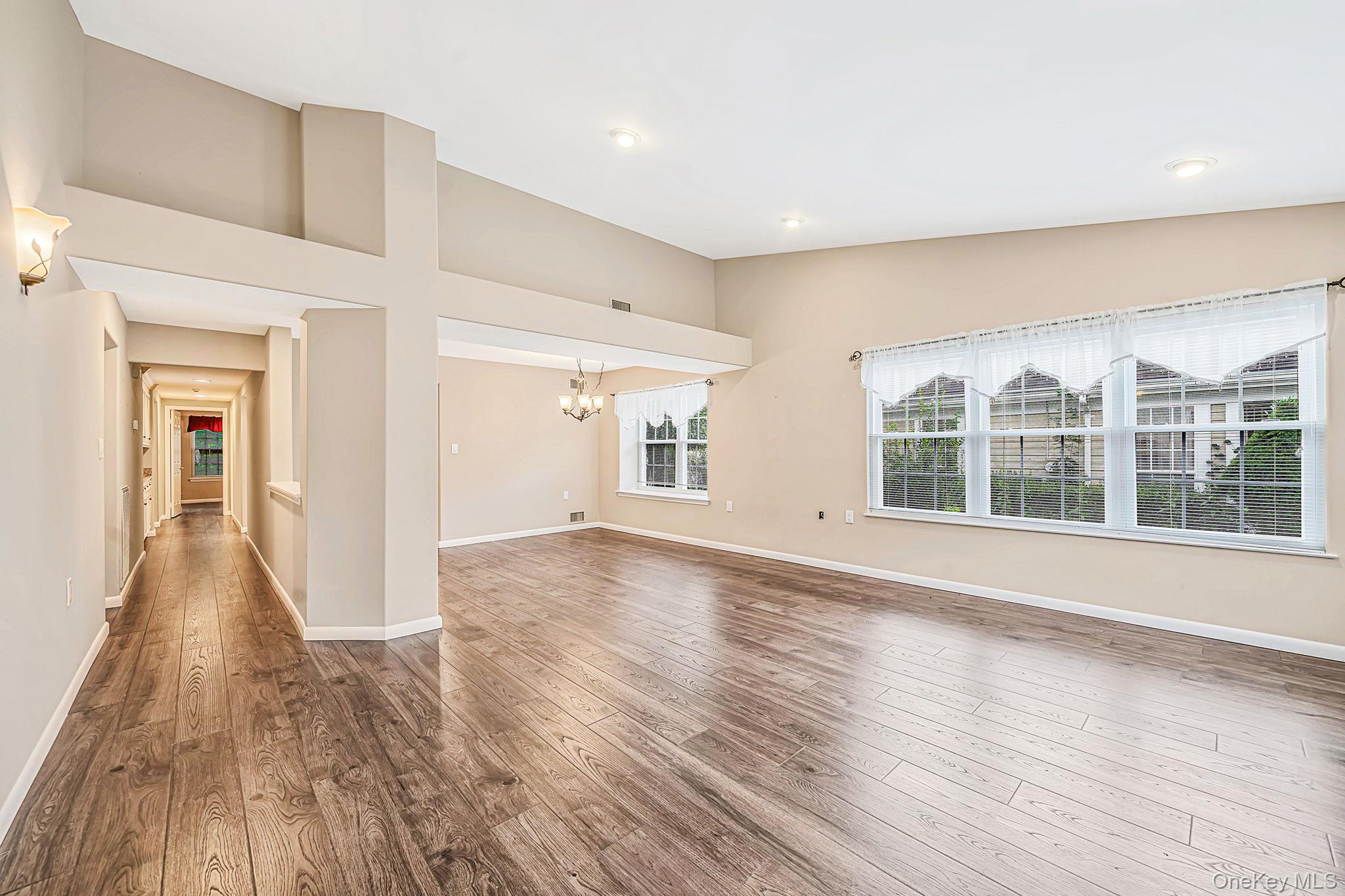 279 Glen Drive Property Photo 4