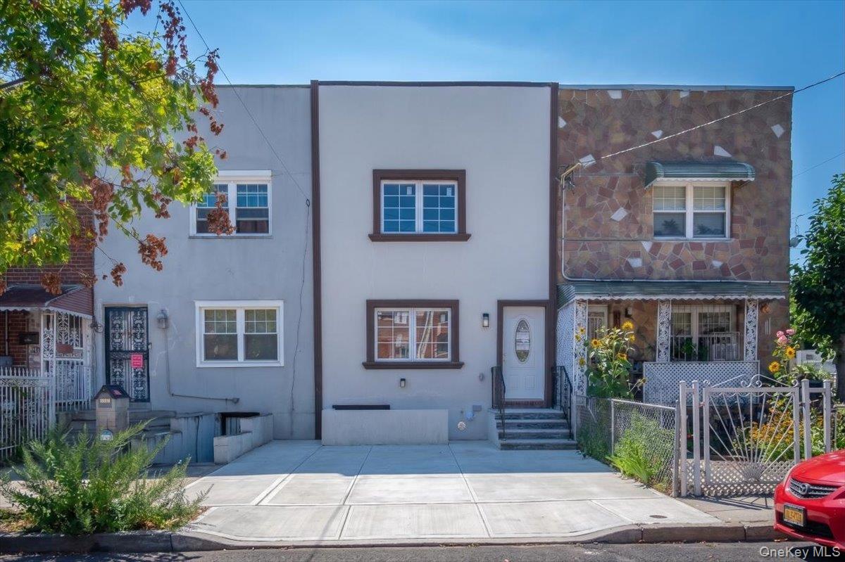 1302 E 223rd Street Property Photo 1