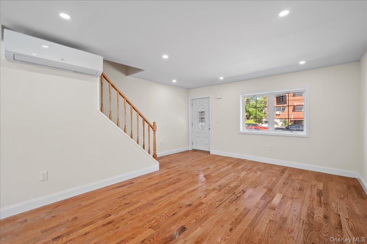 1302 E 223rd Street Property Photo 3