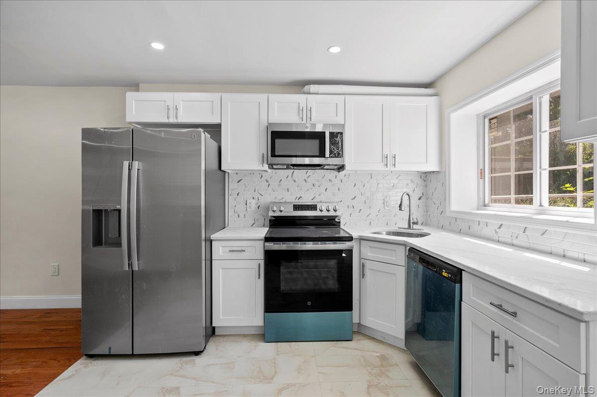 1302 E 223rd Street Property Photo 5