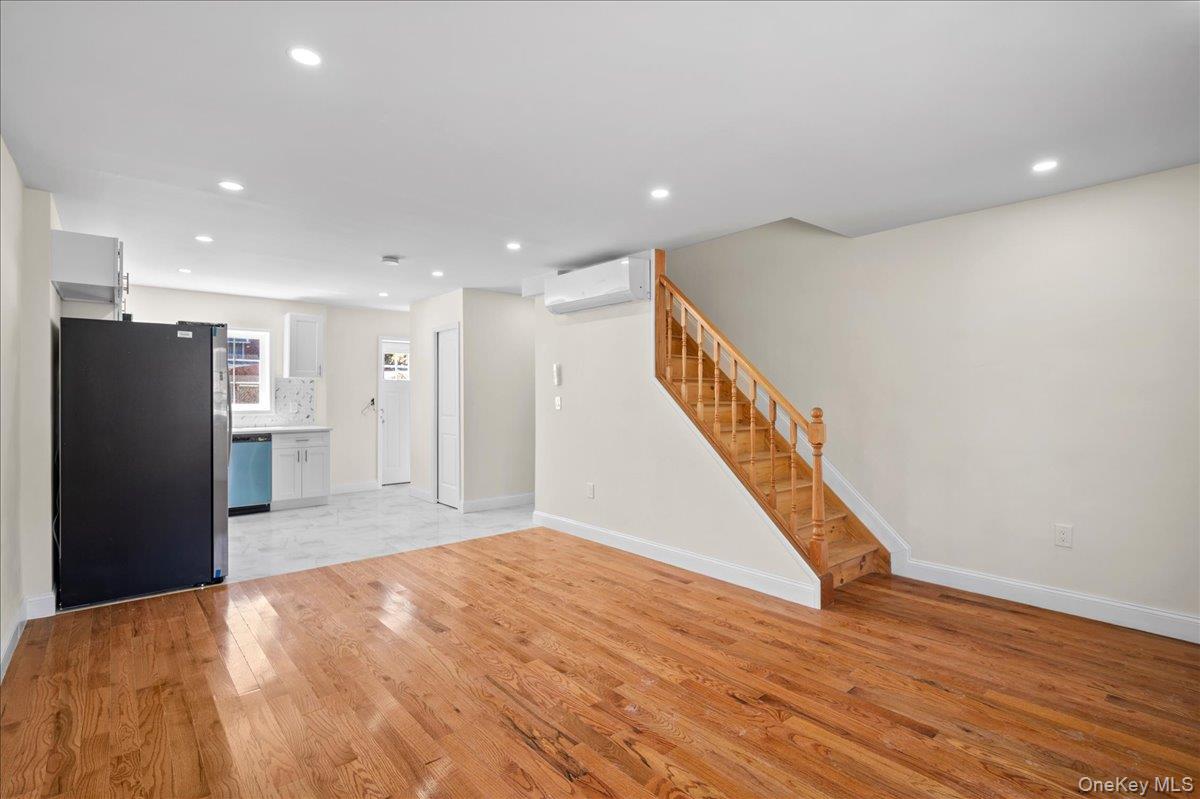 1302 E 223rd Street Property Photo 7