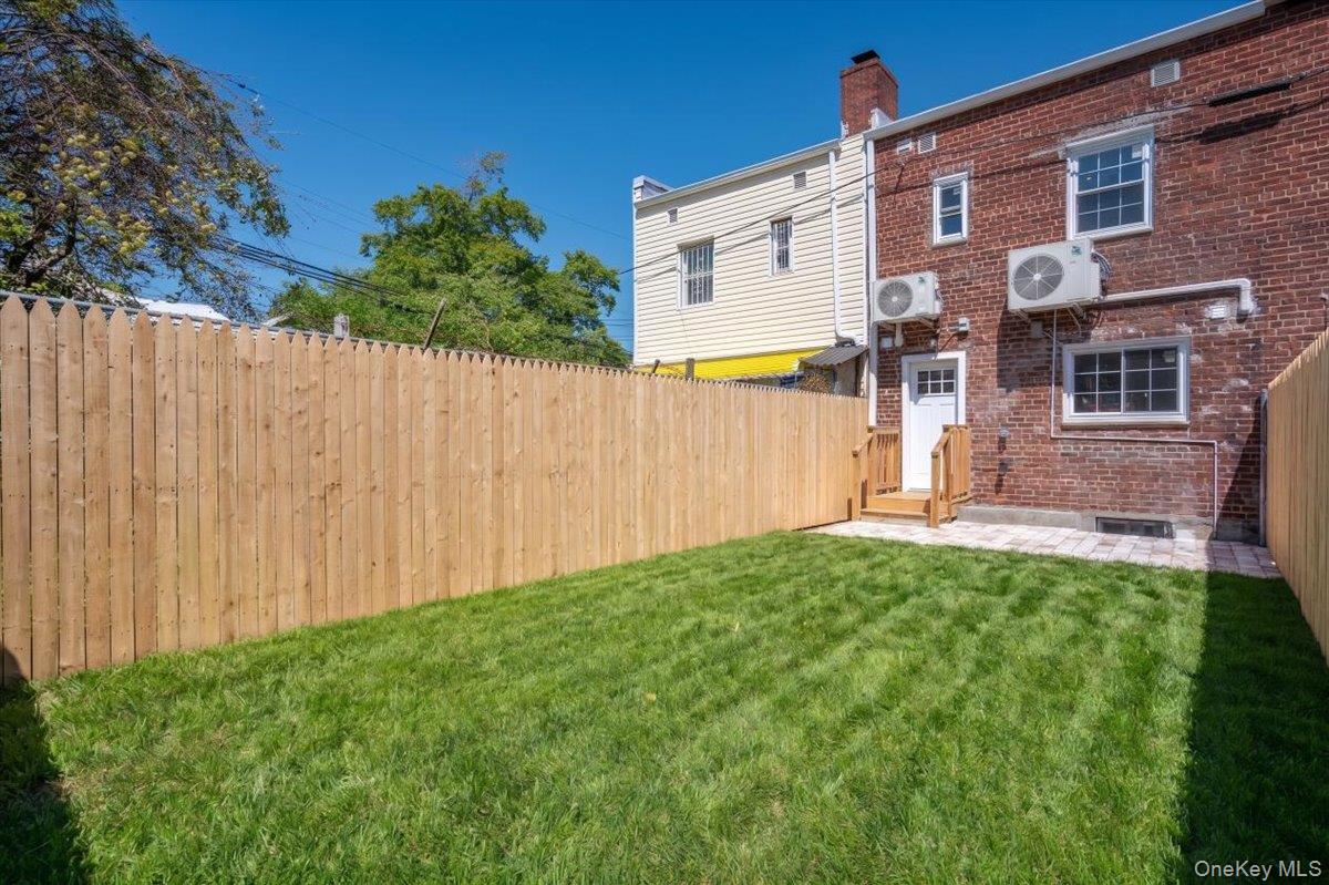 1302 E 223rd Street Property Photo 20
