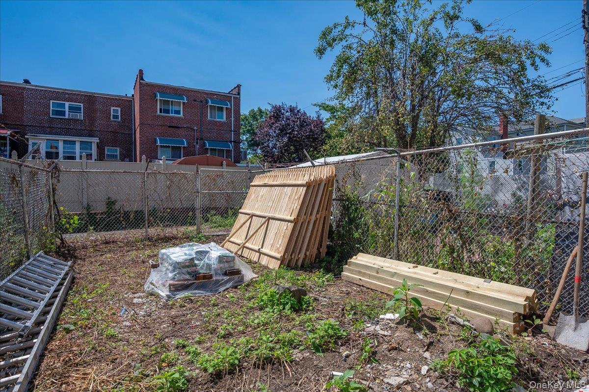 1302 E 223rd Street Property Photo 23