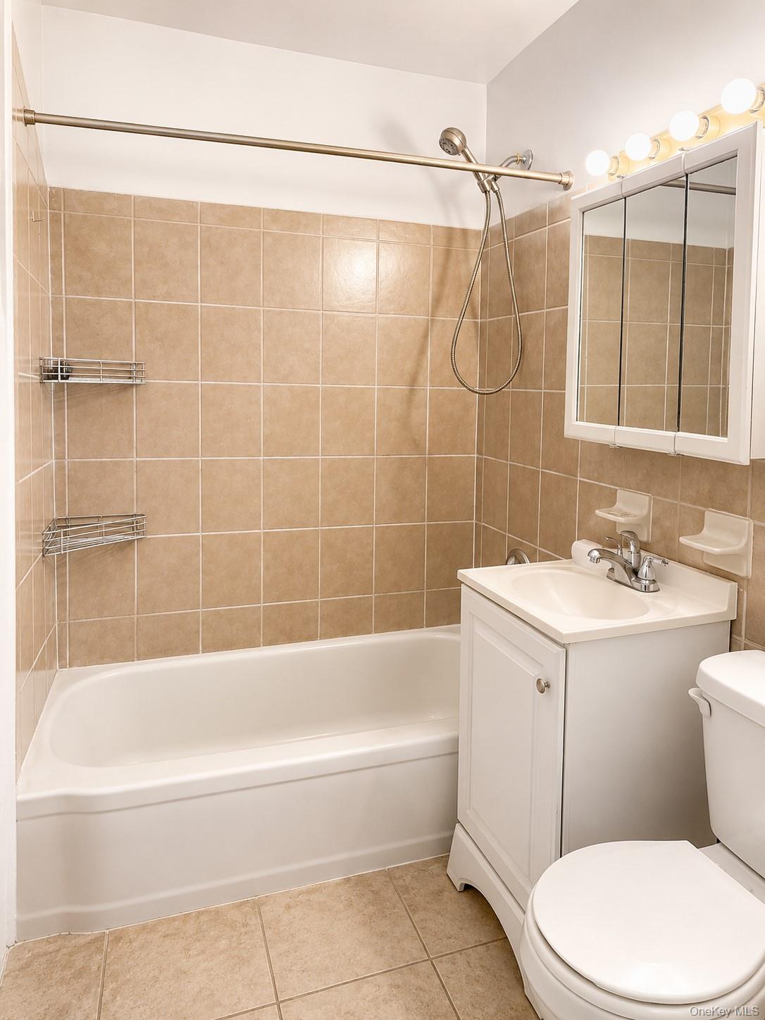 1332 Metropolitan Avenue Property Photo 4