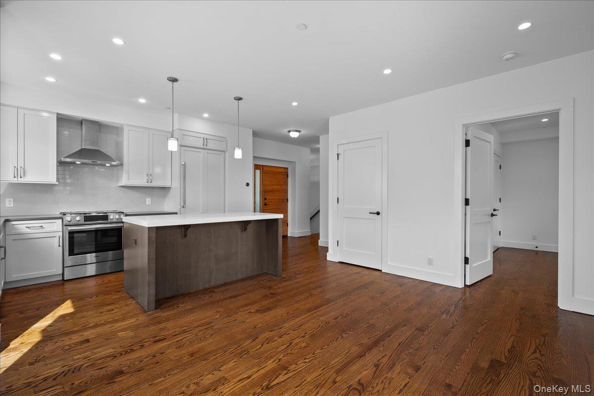 422 E Boston Post Road 101 Property Photo 6