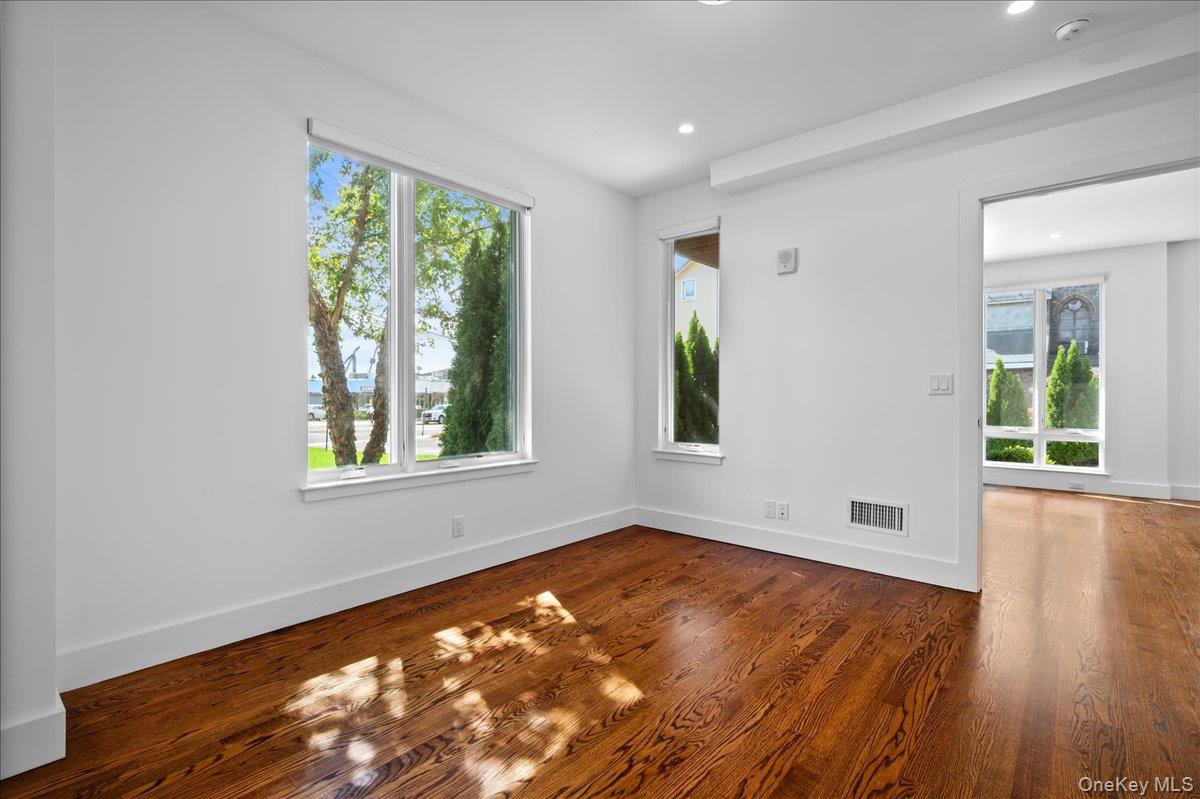 422 E Boston Post Road 101 Property Photo 10