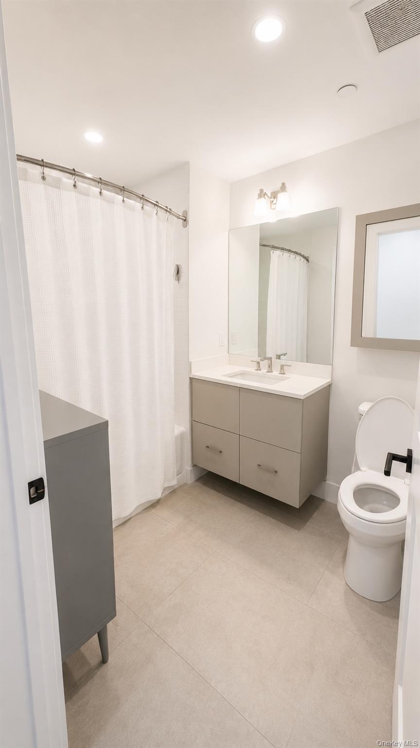 422 E Boston Post Road 101 Property Photo 11