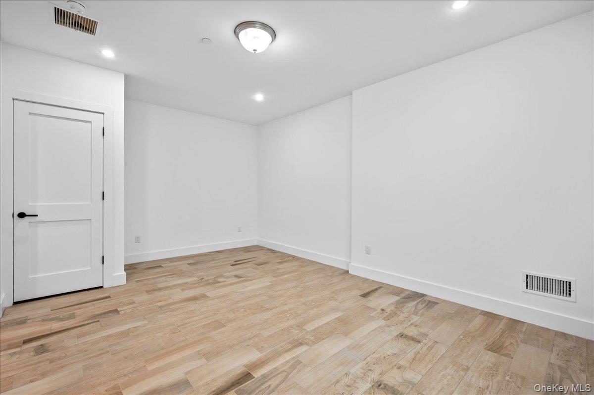422 E Boston Post Road 101 Property Photo 16
