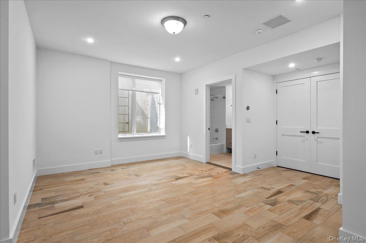 422 E Boston Post Road 101 Property Photo 18
