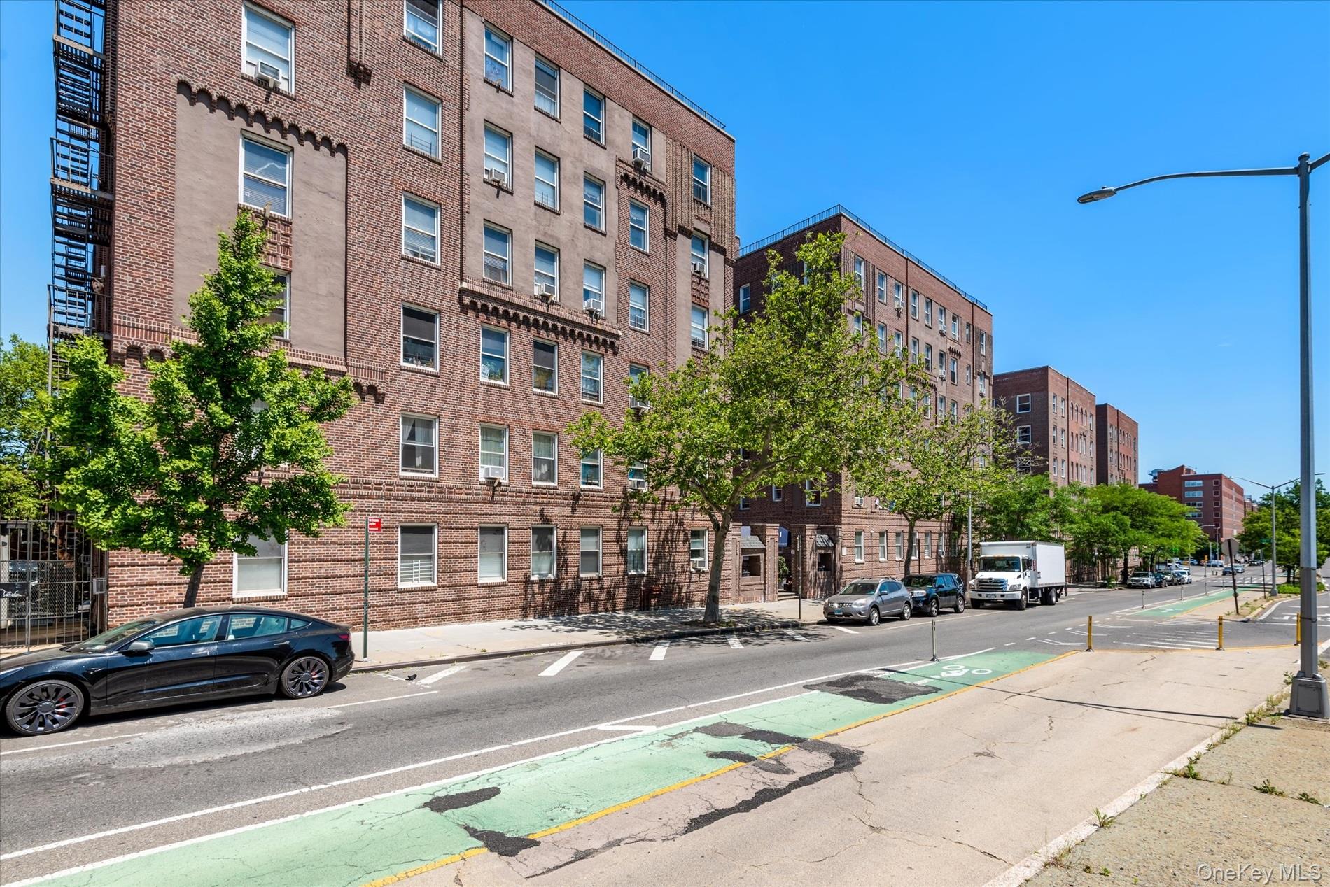 59-11 Queens Boulevard 4p Property Photo 2