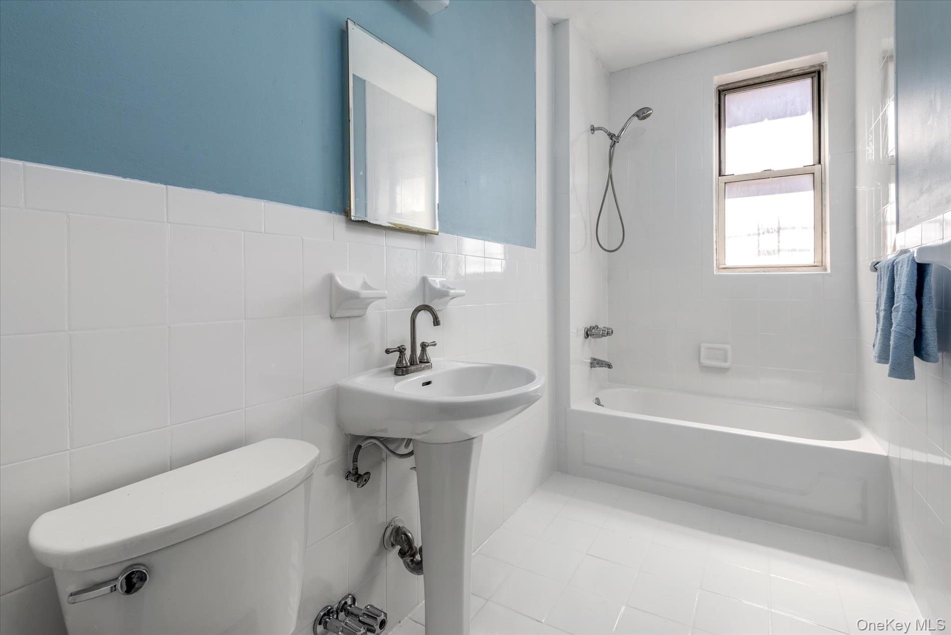 59-11 Queens Boulevard 4p Property Photo 8