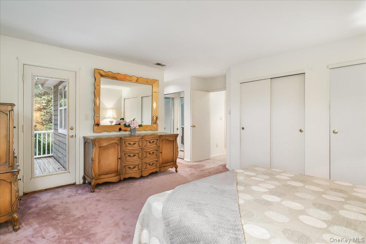 38 Larkspur Lane Property Photo 11